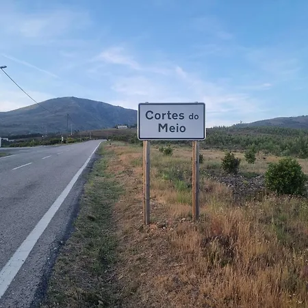 Hortela Da Ribeira - Serra Da Estrela בית נופש Cortes do Meio