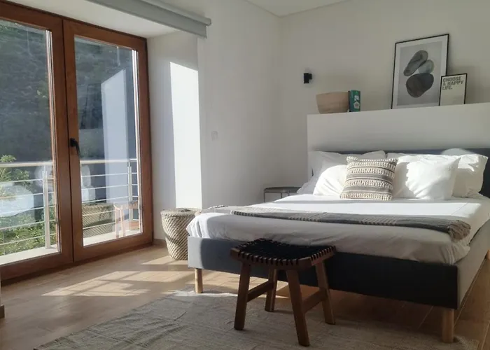 Hortela Da Ribeira - Serra Da Estrela * Cortes do Meio